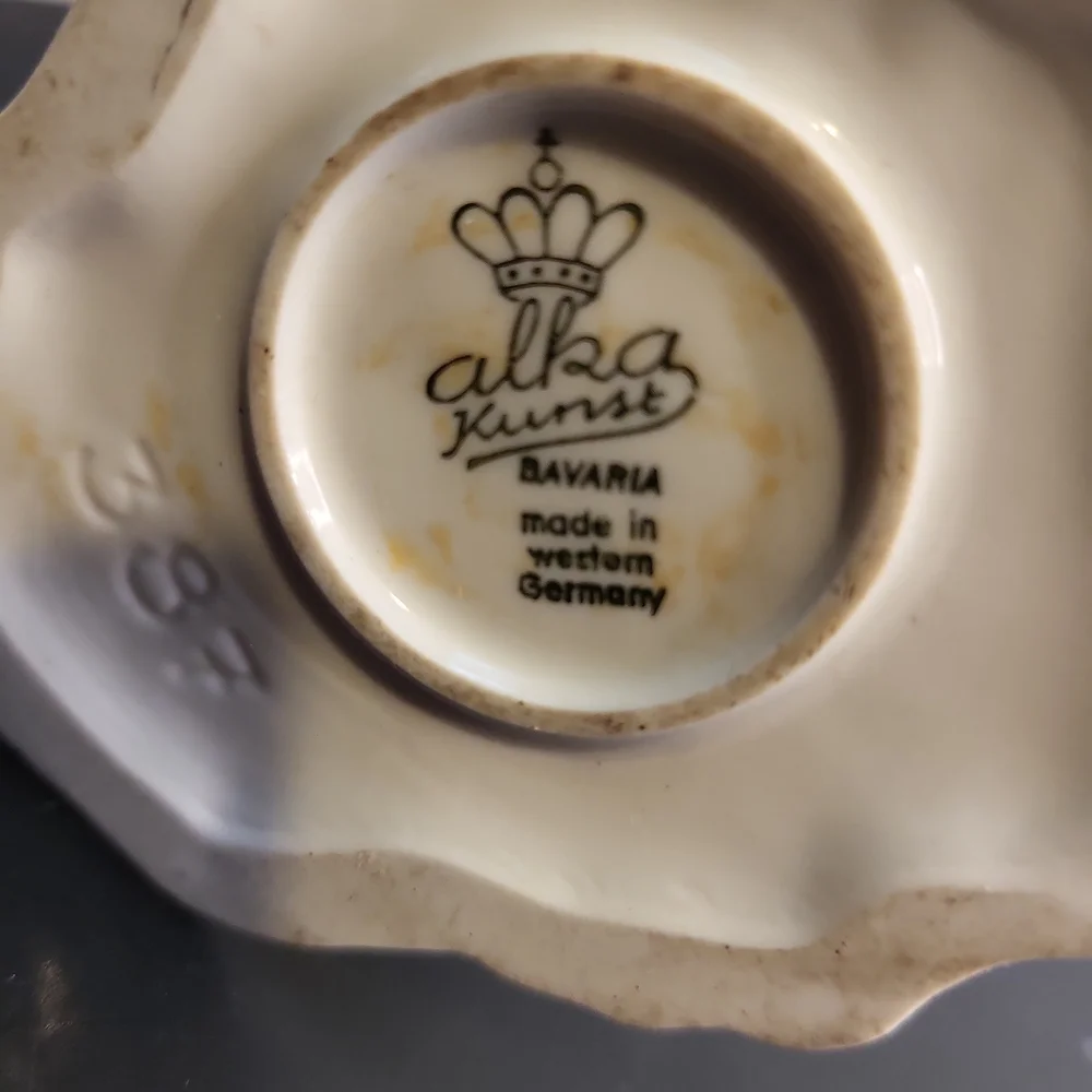 Alka Kunst Bavaria Germany "Bird Seller" #387 Porcelain Figurine - Picture 10 of 11